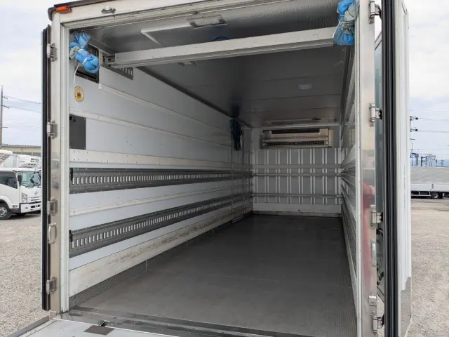 いすゞ フォワード 2PG-FRR90T2(2WD)の写真22