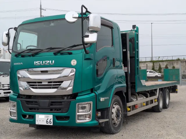いすゞ ギガ 2KG-CYZ77CJ(6x4)の写真1