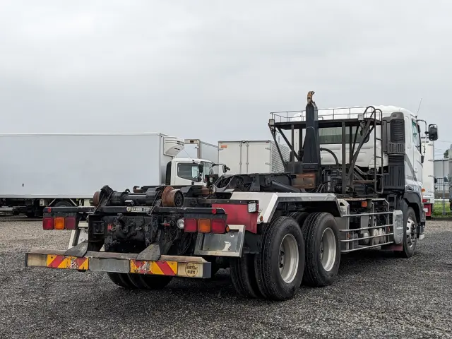 日野 プロフィア LDG-FS1ERBA(6x4)の写真5