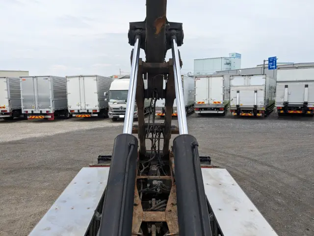 日野 プロフィア LDG-FS1ERBA(6x4)の写真27