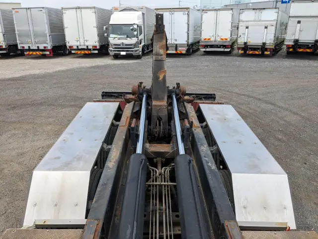 日野 プロフィア LDG-FS1ERBA(6x4)の写真33