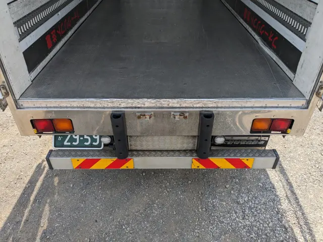 いすゞ フォワード LKG-FTR90T2(2WD)の写真10