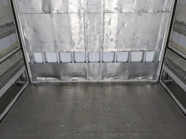 いすゞ フォワード LKG-FTR90T2(2WD)の写真14