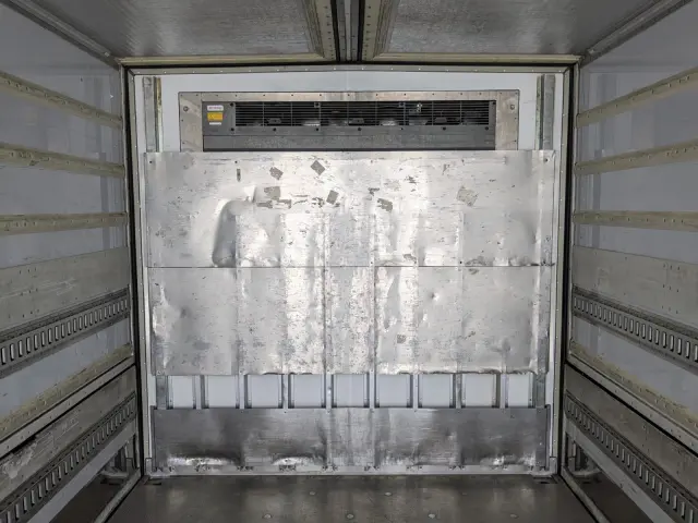 いすゞ フォワード LKG-FTR90T2(2WD)の写真16