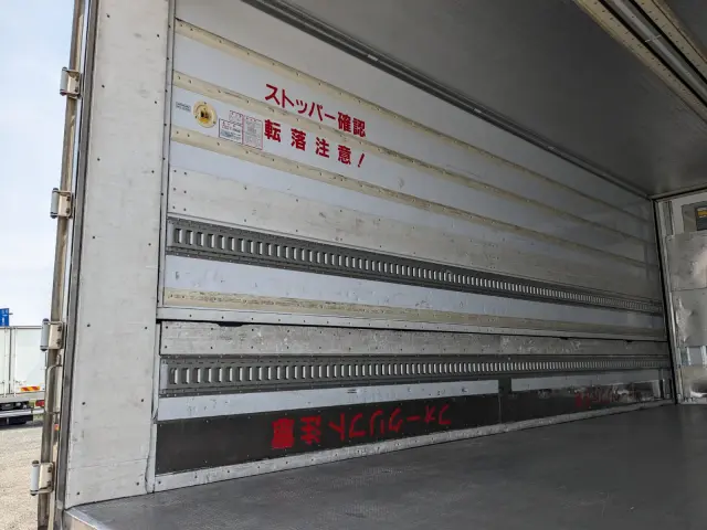 いすゞ フォワード LKG-FTR90T2(2WD)の写真19