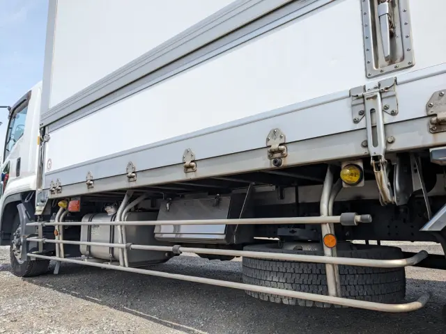 いすゞ フォワード LKG-FTR90T2(2WD)の写真25