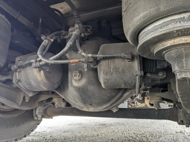 いすゞ フォワード LKG-FTR90T2(2WD)の写真28