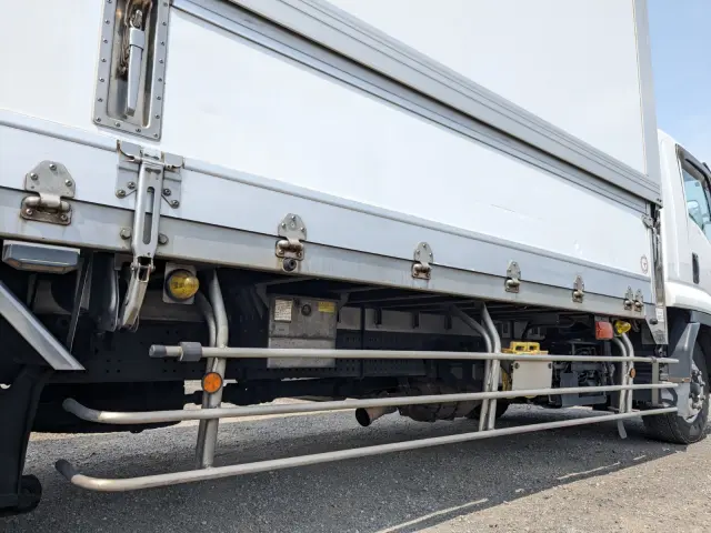 いすゞ フォワード LKG-FTR90T2(2WD)の写真31