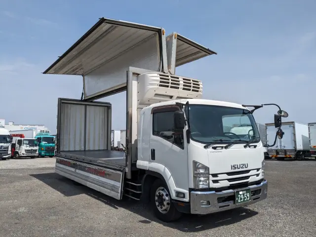 いすゞ フォワード LKG-FTR90T2(2WD)の写真33