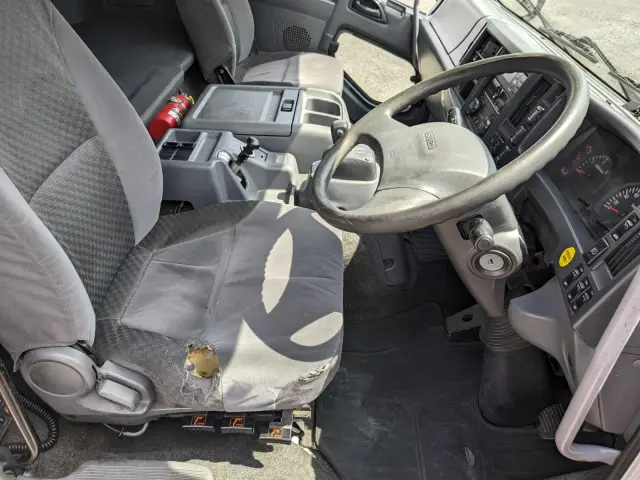 いすゞ フォワード LKG-FTR90T2(2WD)の写真35