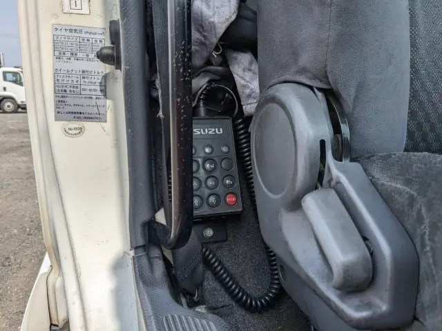 いすゞ フォワード LKG-FTR90T2(2WD)の写真36