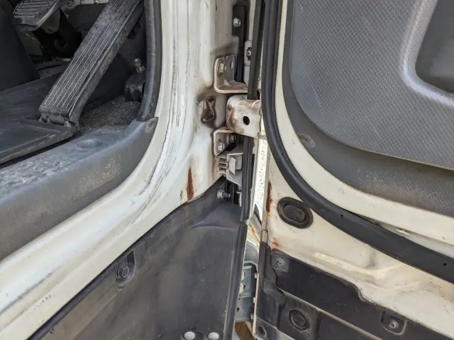 いすゞ フォワード LKG-FTR90T2(2WD)の写真37