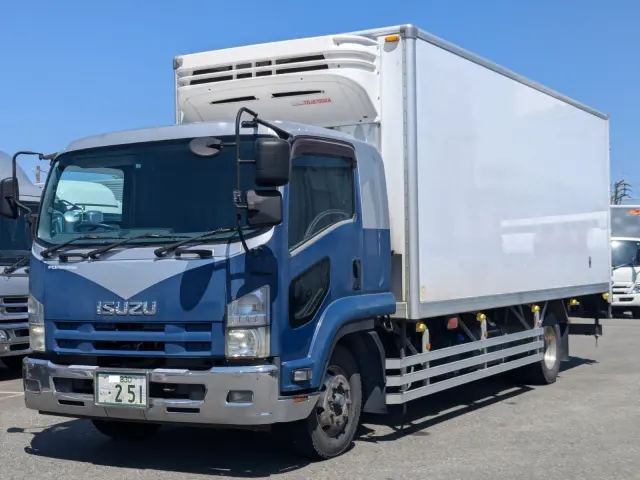 いすゞ フォワード QKG-FTR34T2(2WD)の写真1