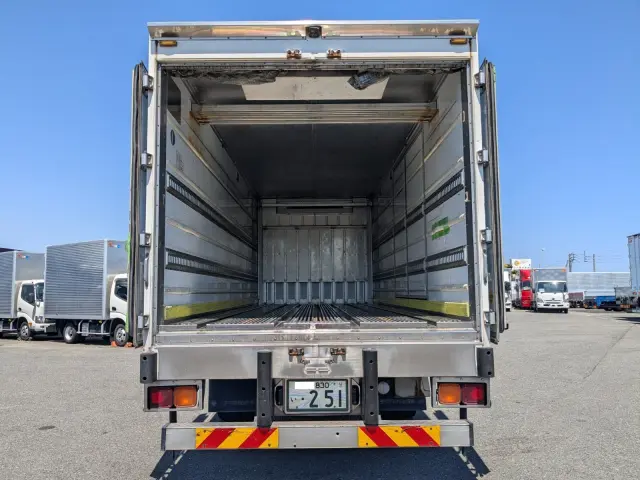 いすゞ フォワード QKG-FTR34T2(2WD)の写真9