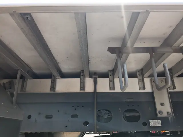 いすゞ フォワード QKG-FTR34T2(2WD)の写真23