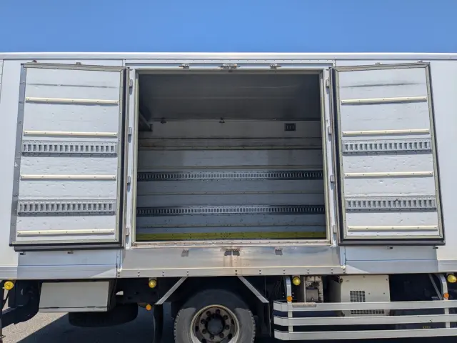 いすゞ フォワード QKG-FTR34T2(2WD)の写真33