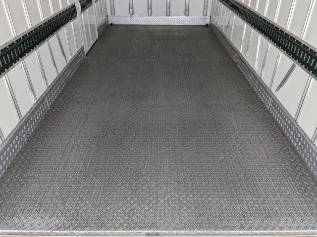 いすゞ エルフ TKG-NPR85AN(2WD)の写真12