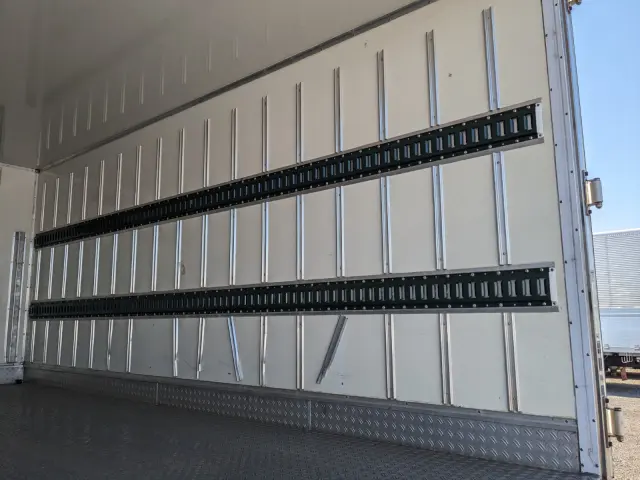 いすゞ エルフ TKG-NPR85AN(2WD)の写真18