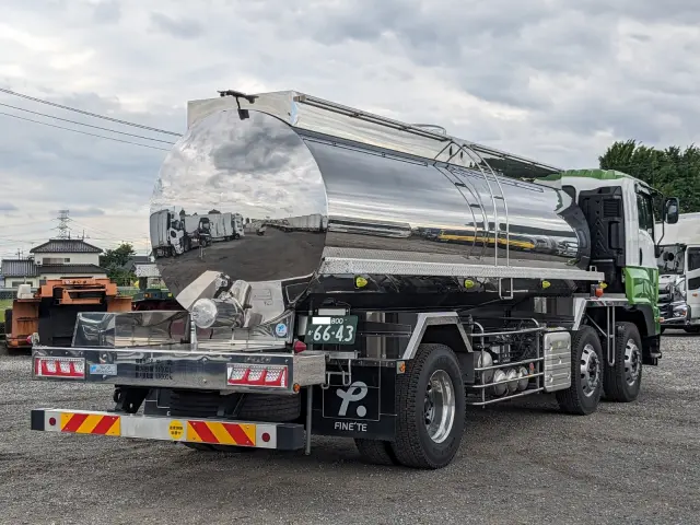 いすゞ ギガ 2PG-CYE77DM(6x2)の写真5