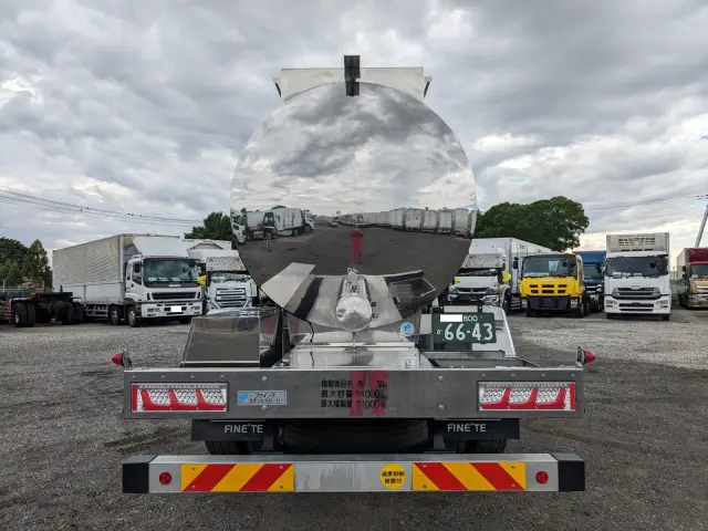 いすゞ ギガ 2PG-CYE77DM(6x2)の写真6