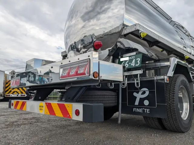 いすゞ ギガ 2PG-CYE77DM(6x2)の写真7