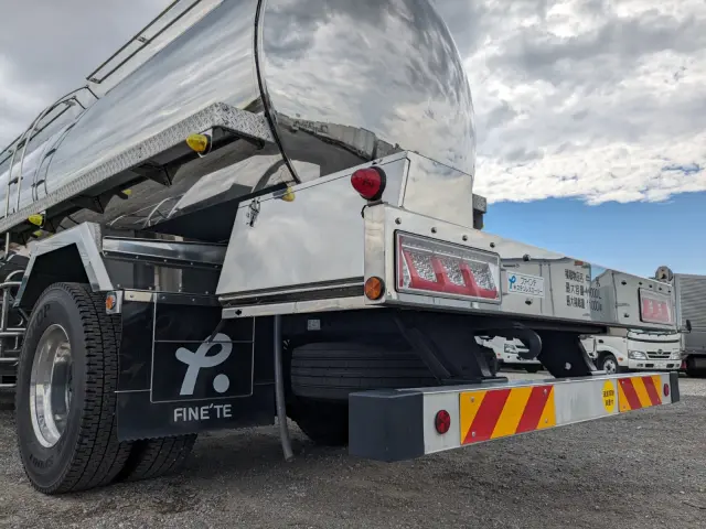 いすゞ ギガ 2PG-CYE77DM(6x2)の写真8