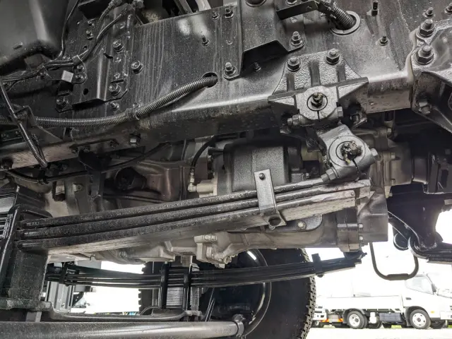 いすゞ ギガ 2PG-CYE77DM(6x2)の写真22