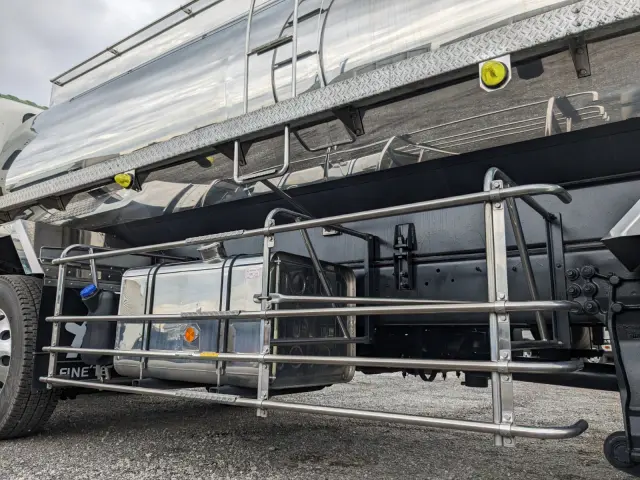 いすゞ ギガ 2PG-CYE77DM(6x2)の写真24