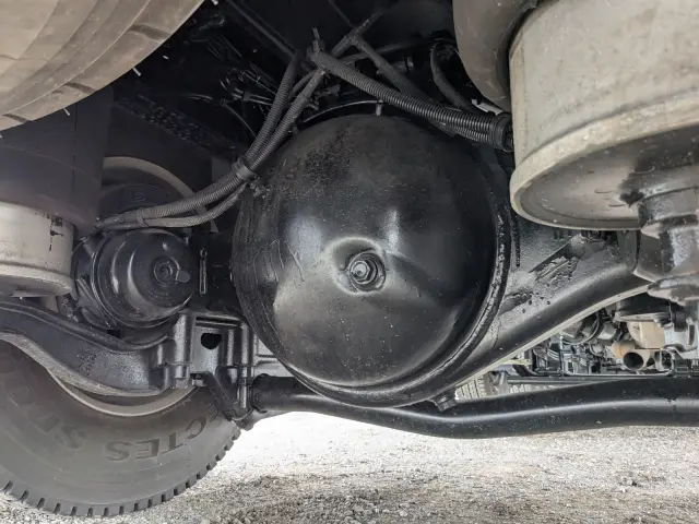 いすゞ ギガ 2PG-CYE77DM(6x2)の写真26