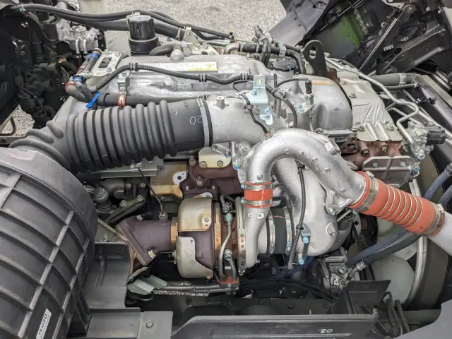 いすゞ ギガ 2PG-CYE77DM(6x2)の写真39