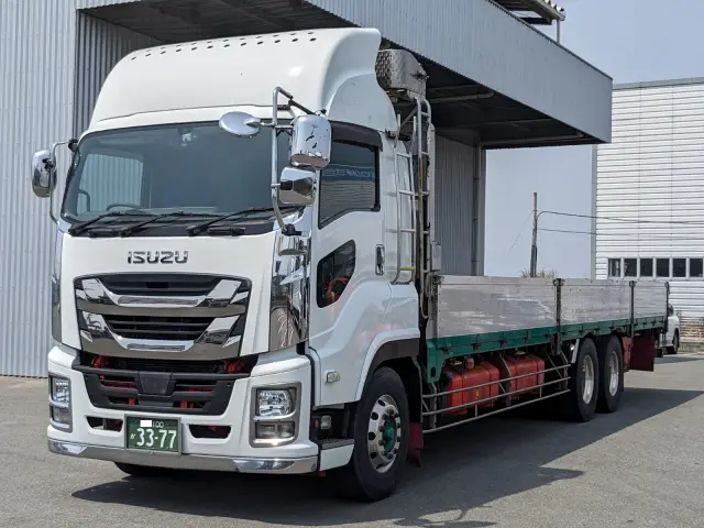 いすゞ ギガ QKG-CYL77B(6x2)の写真1