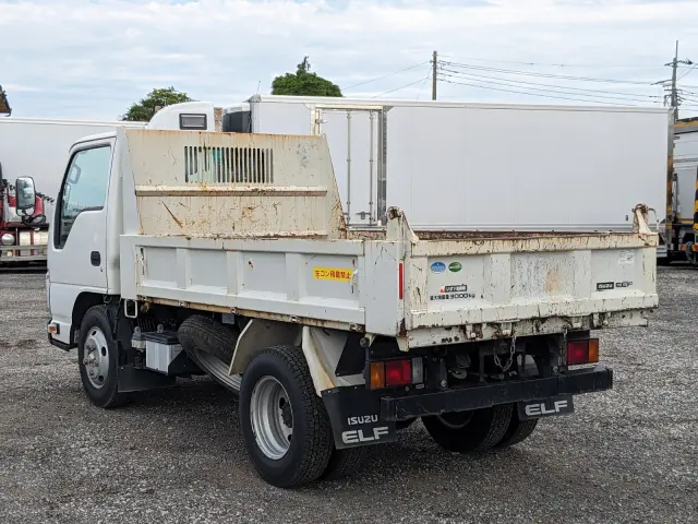 いすゞ エルフ TPG-NKR85AD(2WD)の写真4