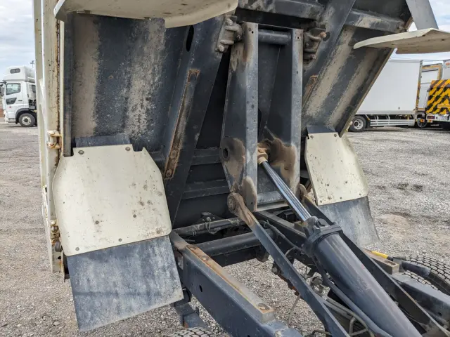 いすゞ エルフ TPG-NKR85AD(2WD)の写真28