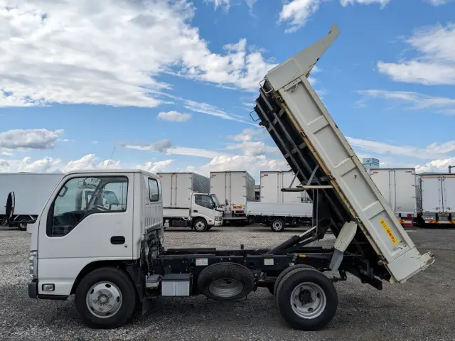 いすゞ エルフ TPG-NKR85AD(2WD)の写真29