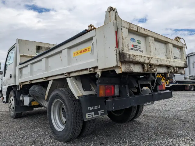 いすゞ エルフ TPG-NKR85AD(2WD)の写真7