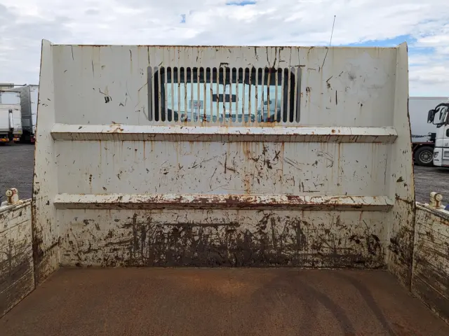 いすゞ エルフ TPG-NKR85AD(2WD)の写真15