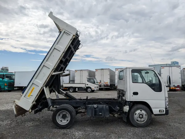 いすゞ エルフ TPG-NKR85AD(2WD)の写真29