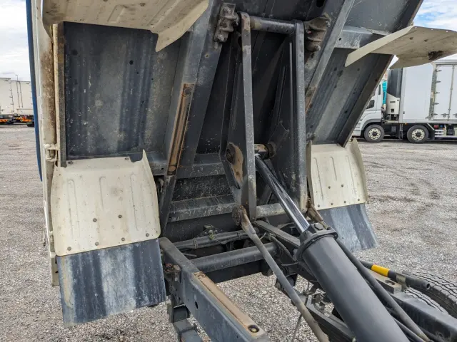 いすゞ エルフ TPG-NKR85AD(2WD)の写真31