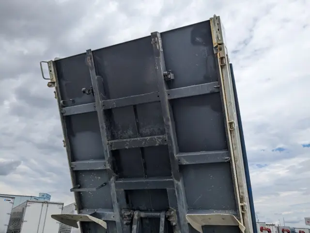 いすゞ エルフ TPG-NKR85AD(2WD)の写真33