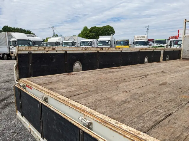 いすゞ フォワード 2PG-FRR90S1(2WD)の写真15