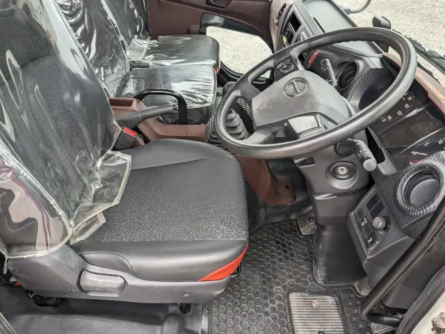 日野 レンジャー 2KG-FC2ABA(2WD)の写真25