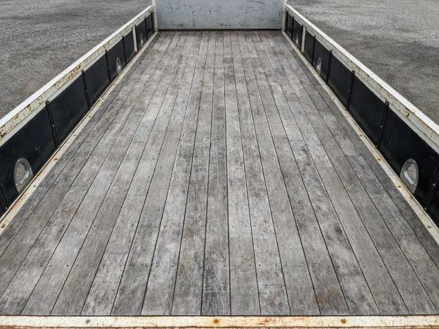 いすゞ フォワード 2PG-FRR90S1(2WD)の写真10