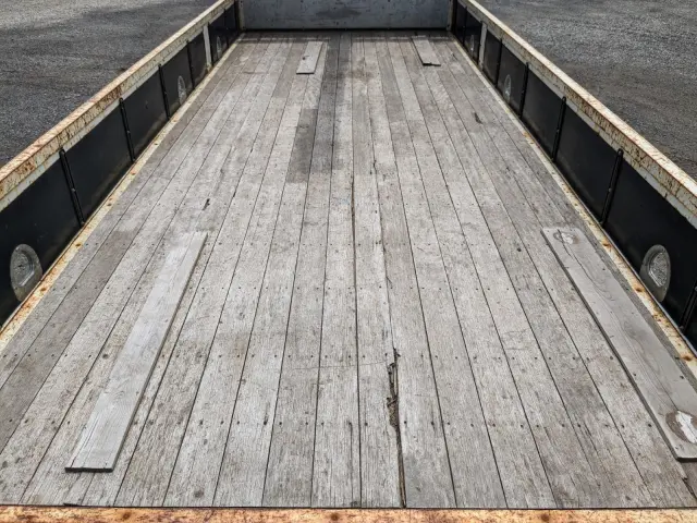 いすゞ フォワード 2PG-FRR90S1(2WD)の写真10