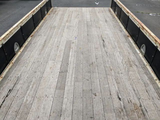 いすゞ フォワード 2PG-FRR90S1(2WD)の写真14