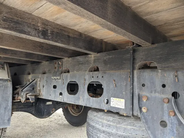 いすゞ フォワード 2PG-FRR90S1(2WD)の写真15