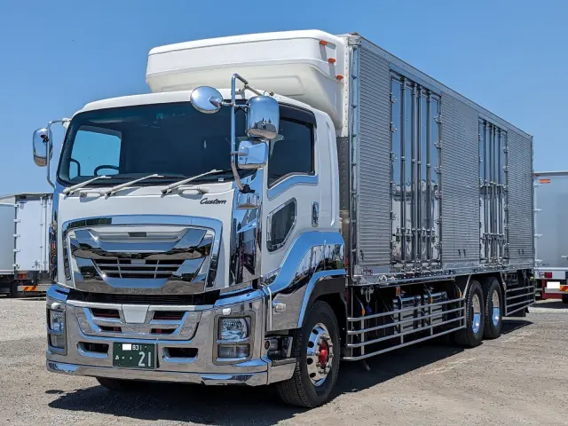いすゞ ギガ QPG-CYY77B(6x2)の写真1