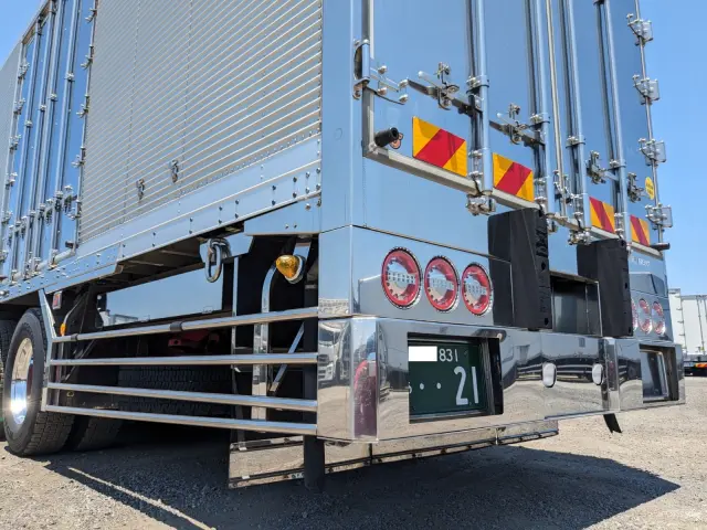 いすゞ ギガ QPG-CYY77B(6x2)の写真8