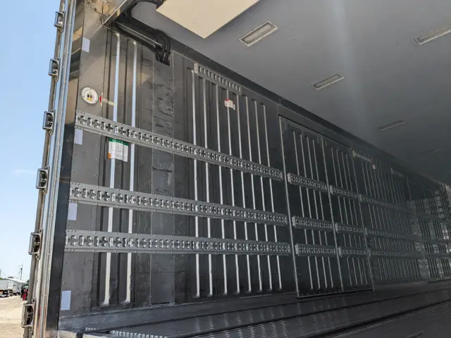 いすゞ ギガ QPG-CYY77B(6x2)の写真20