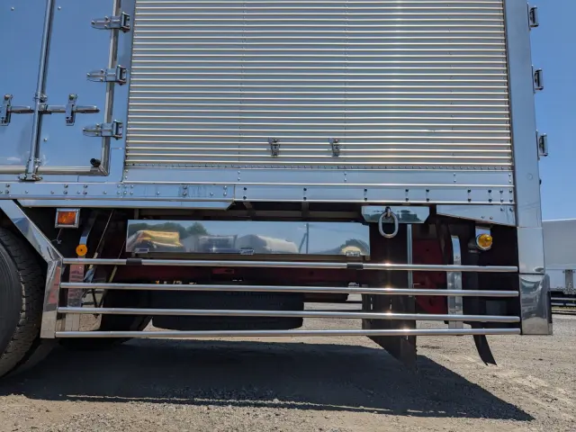 いすゞ ギガ QPG-CYY77B(6x2)の写真22