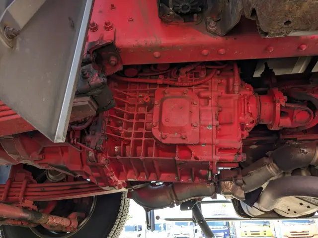 いすゞ ギガ QPG-CYY77B(6x2)の写真27